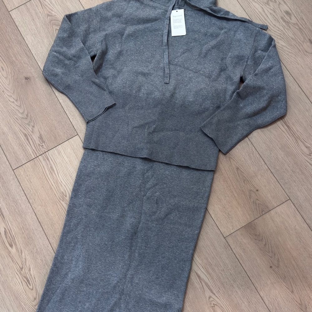 Uniqlo Charcoal Women's Skirt Set